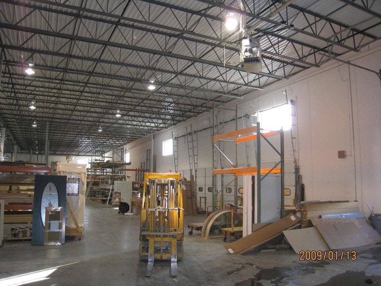 610 Whitetail Blvd, River Falls, WI for sale - Interior Photo - Image 3 of 15