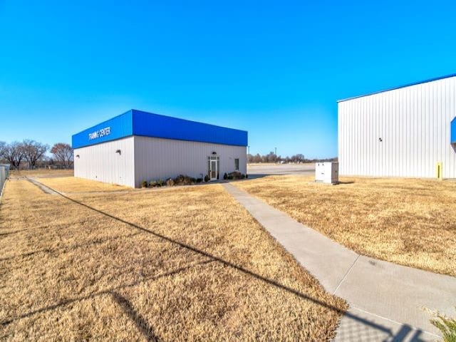 2201 W South Ave, Ponca City, OK à vendre - Photo du bâtiment - Image 3 de 38