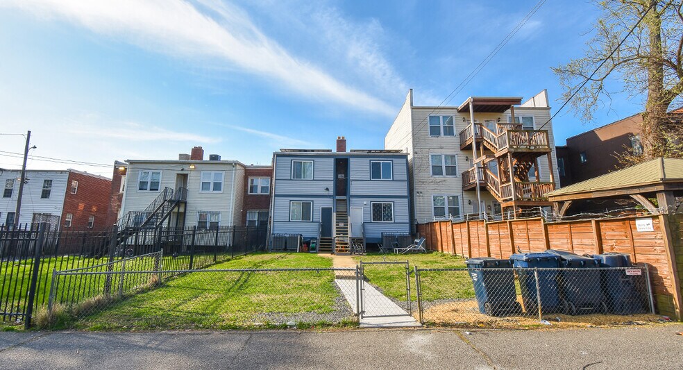 636 Girard St NE, Washington, DC for sale - Building Photo - Image 3 of 6