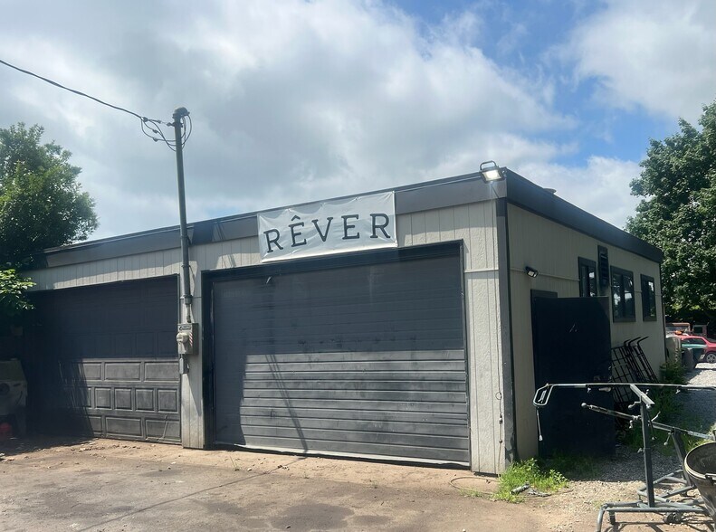 1640 Montauk Hwy, Water Mill, NY à vendre - Photo du bâtiment - Image 3 de 18