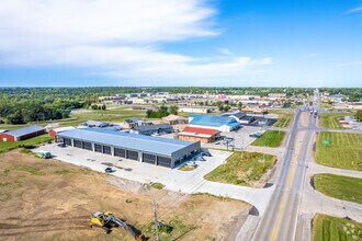 1601 E Army Post Rd, Des Moines, IA - AERIAL  map view