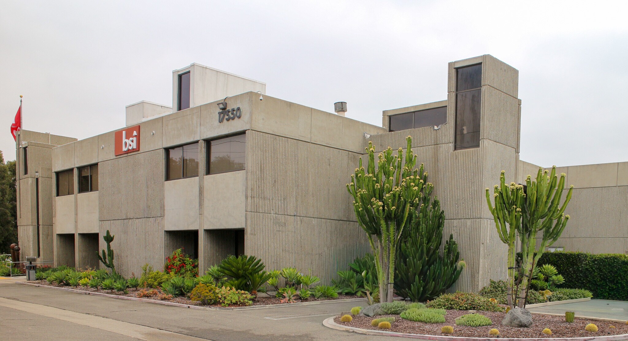 17550 Gillette Ave, Irvine, CA à vendre Photo du bâtiment- Image 1 de 47