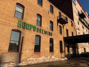 325 S Lake Ave, Duluth, MN for lease Building Photo- Image 2 of 5