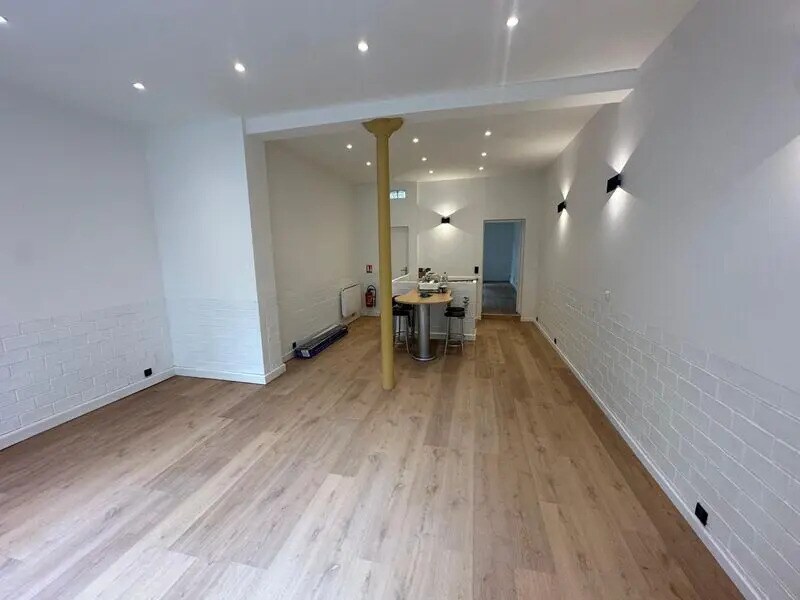Retail in Levallois-Perret for sale Building Photo- Image 1 of 9