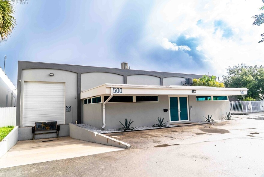 500 W 84th St, Hialeah, FL for sale - Building Photo - Image 2 of 26