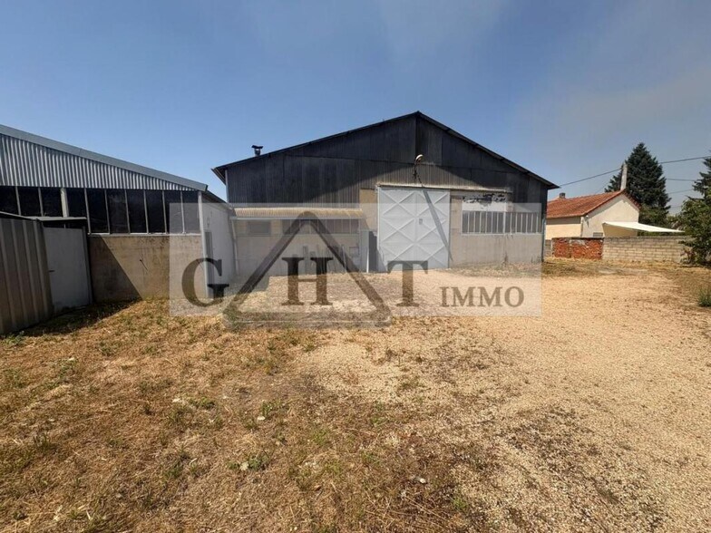 Industriel dans Dammarie-les-Lys à vendre - Photo du bâtiment - Image 2 de 20