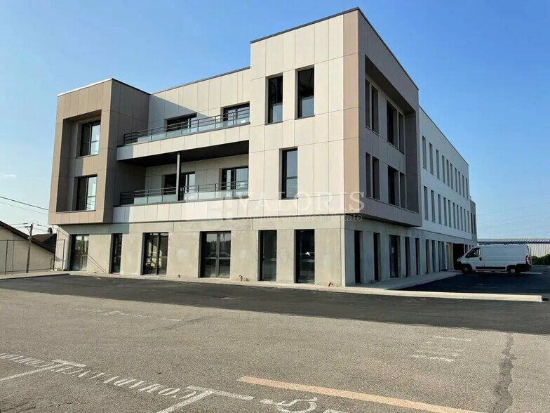 Bureau dans Limas à louer - Photo du bâtiment - Image 2 de 5