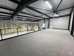 Flex in Janneyrias for lease Interior Photo- Image 2 of 22