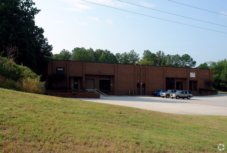3077 Oakcliff Industrial St, Doraville, GA à louer - Photo du bâtiment - Image 2 de 3