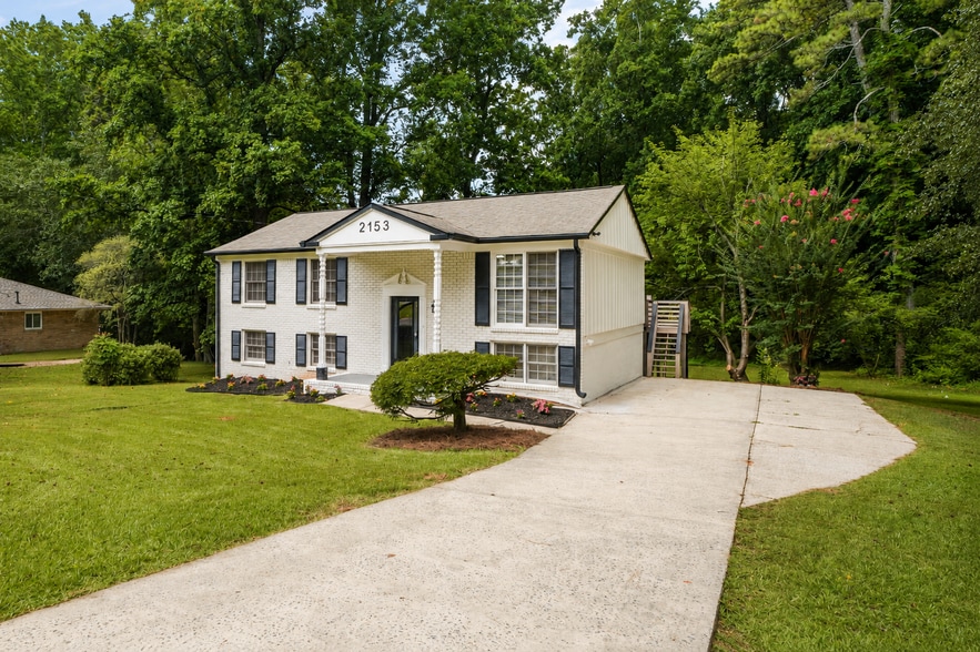 2153 Greenhill Dr SW, Marietta, GA for sale - Building Photo - Image 3 of 31