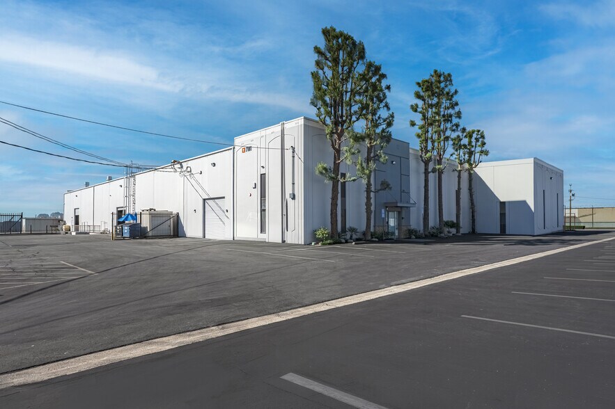 7101 Fair Ave, North Hollywood, CA à louer - Photo du bâtiment - Image 3 de 10