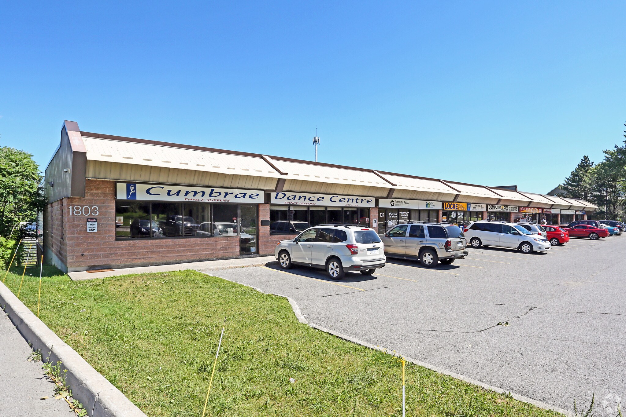 1803 St Joseph Blvd, Ottawa, ON for sale Primary Photo- Image 1 of 1