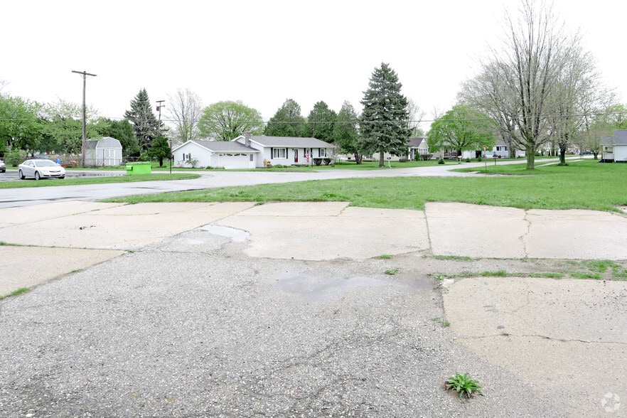 603 Gratiot Blvd, Marysville, MI for sale - Building Photo - Image 2 of 2