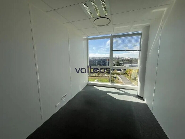 8 Rue De Vidailhan, Balma for lease - Interior Photo - Image 2 of 8