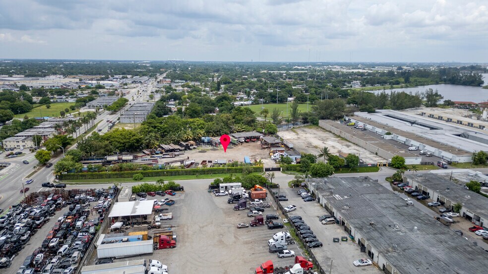 2151 NW 141st St, Opa-locka, FL à vendre - Aérien - Image 2 de 9