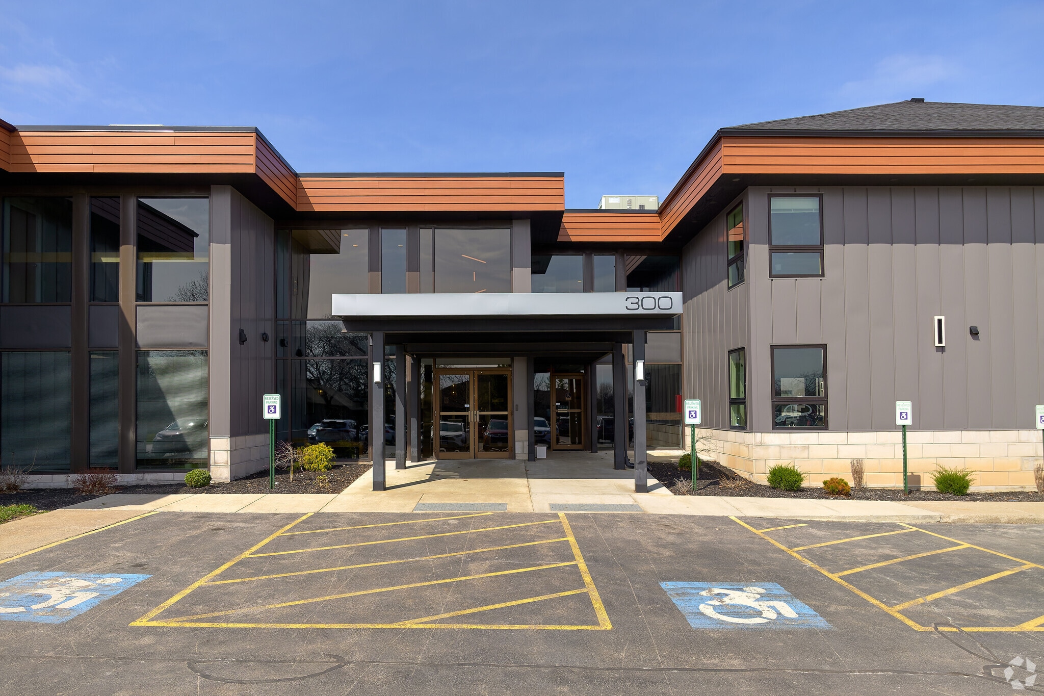 300 White Spruce Blvd, Rochester, NY for sale Primary Photo- Image 1 of 14