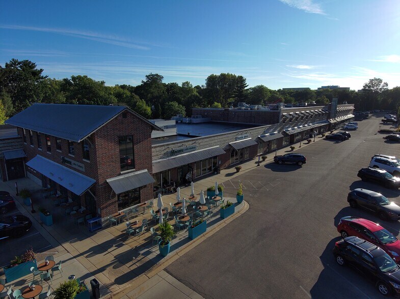 3200-3260 University Ave, Madison, WI à louer - Photo du bâtiment - Image 2 de 3