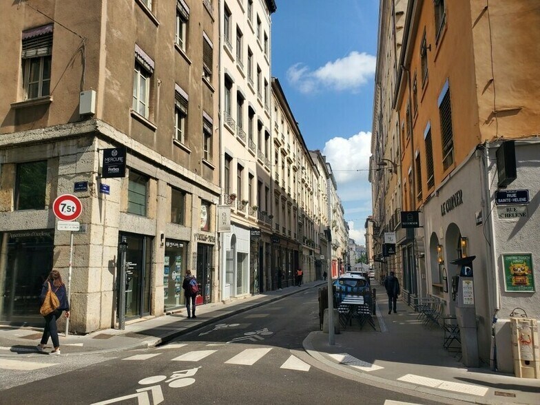 23 Rue Auguste Comte, Lyon à louer - Photo du bâtiment - Image 3 de 3