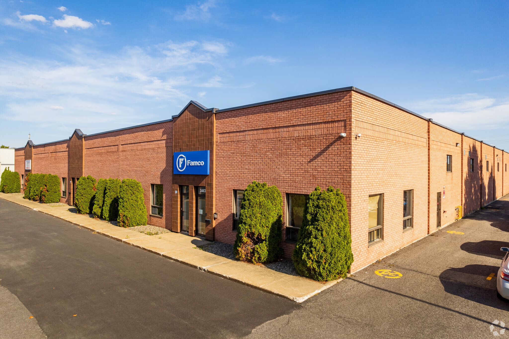 3405-3417 St 1st, Longueuil, QC for lease Primary Photo- Image 1 of 4