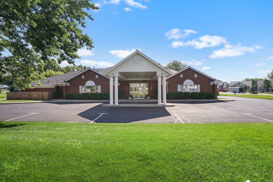 16394 Glory Ln, Eden Prairie, MN à vendre - Photo du bâtiment - Image 2 de 36