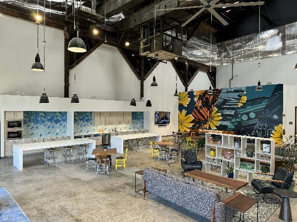 1960-1980 Mandela Pky, Oakland, CA for lease - Building Photo - Image 1 of 8