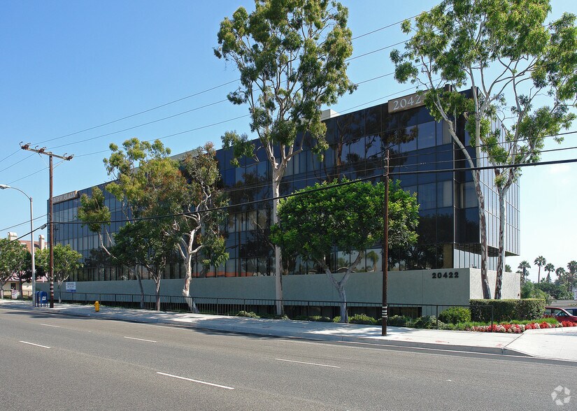 20422 Beach Blvd, Huntington Beach, CA à vendre - Photo du bâtiment - Image 3 de 21