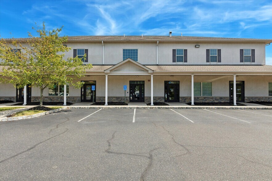 1105 Bethlehem Pike, Sellersville, PA à vendre - Photo du bâtiment - Image 1 de 14
