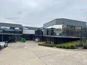 30-32 Artisan Rd, Seven Hills for lease Building Photo- Image 1 of 7