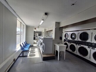Plus de détails pour 181 E Main St, Orange, MA - Commerce de détail à vendre