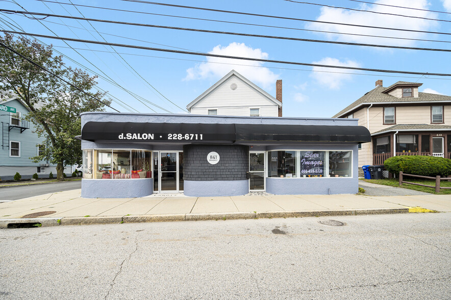 841 Broadway, East Providence, RI à vendre - Photo principale - Image 1 de 1