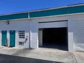900-920 NE Industrial Blvd, Jensen Beach, FL for lease Interior Photo- Image 1 of 4
