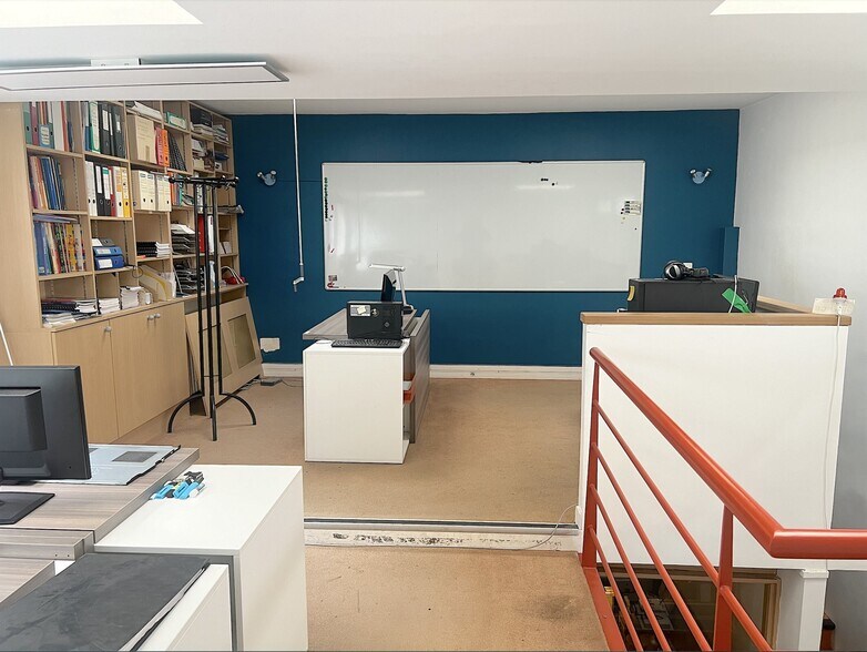 32 Rue Des Volontaires, Paris à vendre - Photo du bâtiment - Image 2 de 15