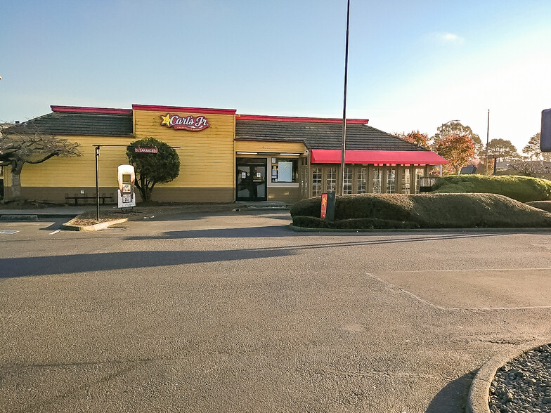 4900 Valley West Blvd W, Arcata, CA for sale - Building Photo - Image 1 of 1