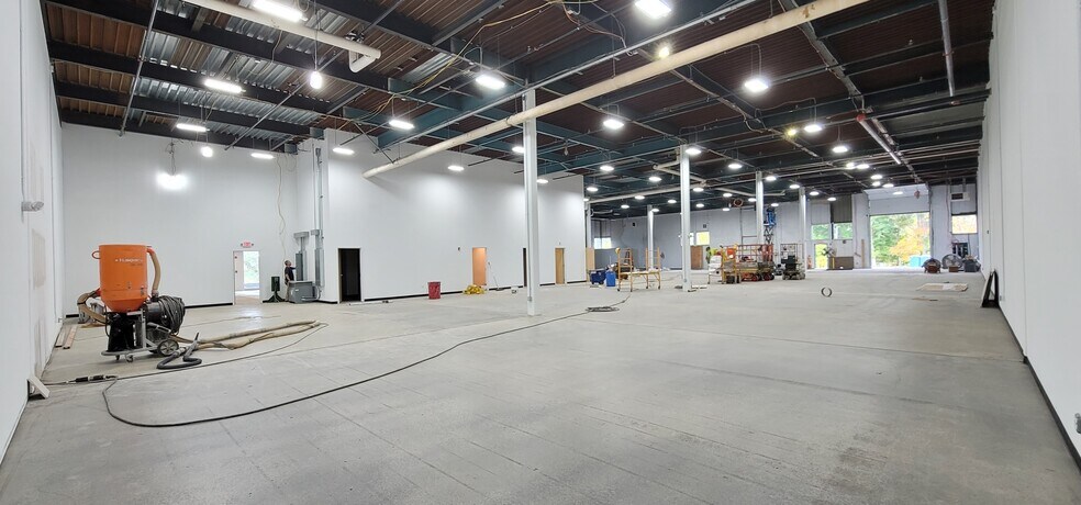 185 Grassy Plain St, Bethel, CT à louer - Photo du bâtiment - Image 3 de 12