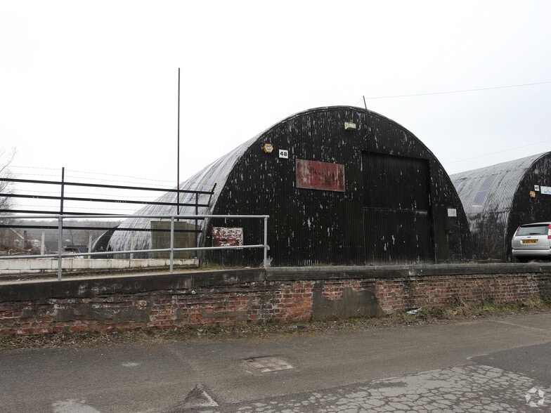 Boughton Industrial Estate portfolio of 40 properties for sale on LoopNet.ca - Building Photo - Image 3 of 27