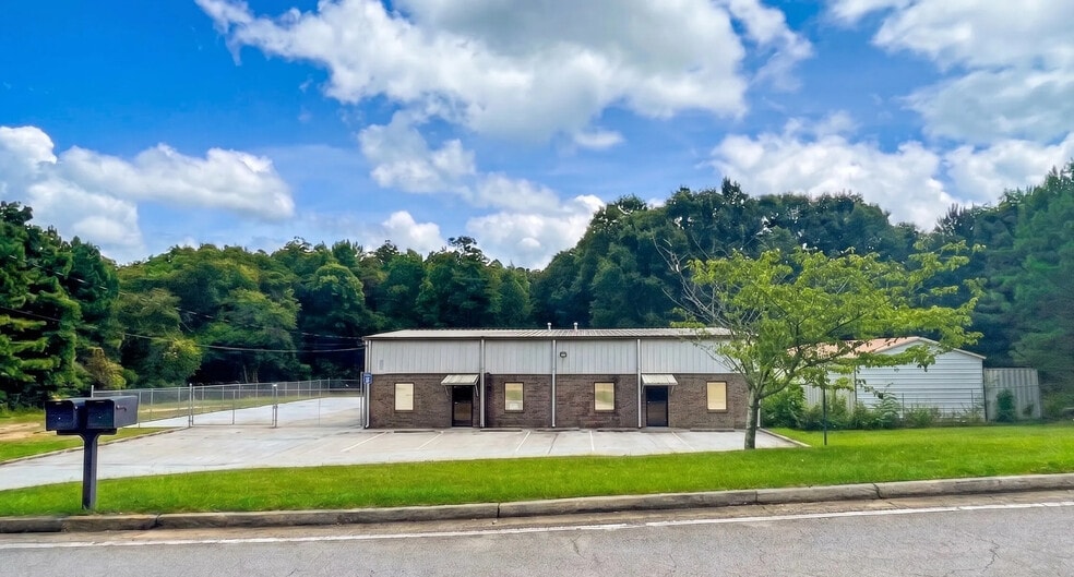 2390 Jason Industrial Pkwy, Winston, GA for sale - Building Photo - Image 2 of 6