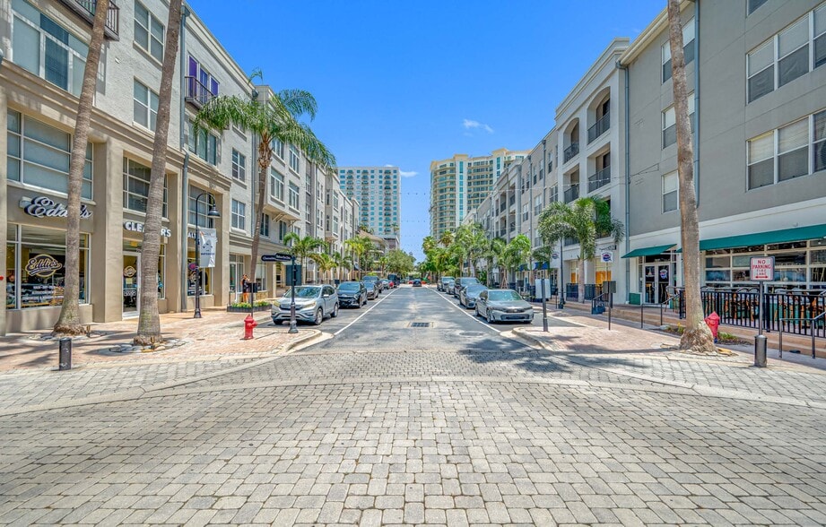 708 Harbour Post Dr, Tampa, FL for lease - Building Photo - Image 2 of 4