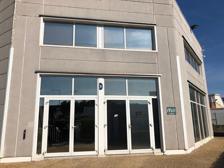 Bureau dans Aubagne à louer - Photo du bâtiment - Image 2 de 14