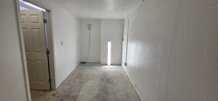 1555 Yosemite Ave, San Francisco, CA for lease Interior Photo- Image 1 of 8