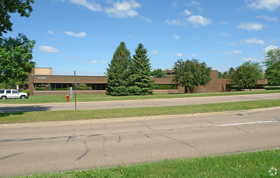 14500 Burnhaven Dr, Burnsville, MN for lease - Building Photo - Image 2 of 5