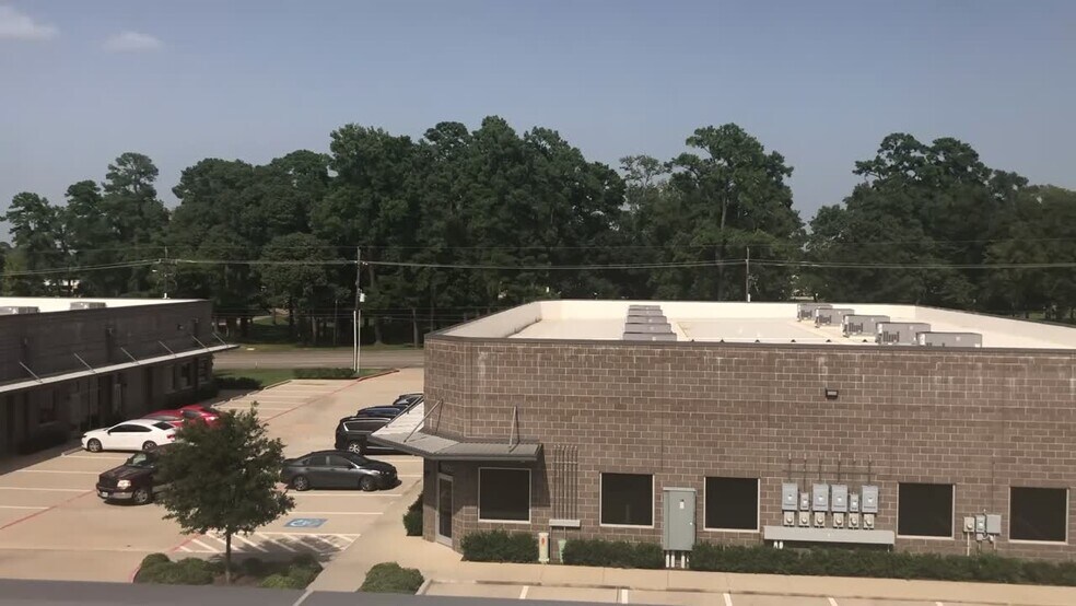 2519 N Frazier St, Conroe, TX à louer - Vidéo sur l’inscription commerciale - Image 3 de 17