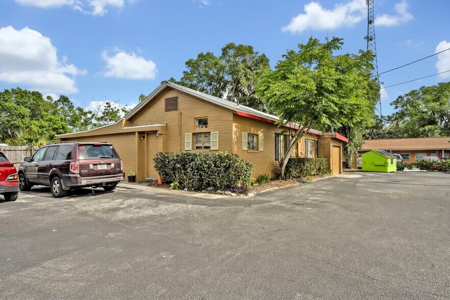 635 S Woodland Blvd, Deland, FL à vendre - Photo du bâtiment - Image 3 de 22