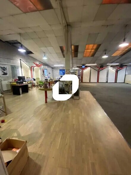 Office in Romainville for lease - Building Photo - Image 3 of 11