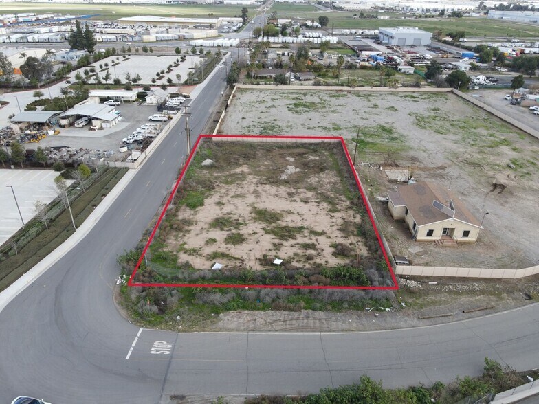 Wade And Oleander Ave, Perris, CA à vendre - Photo du bâtiment - Image 1 de 4