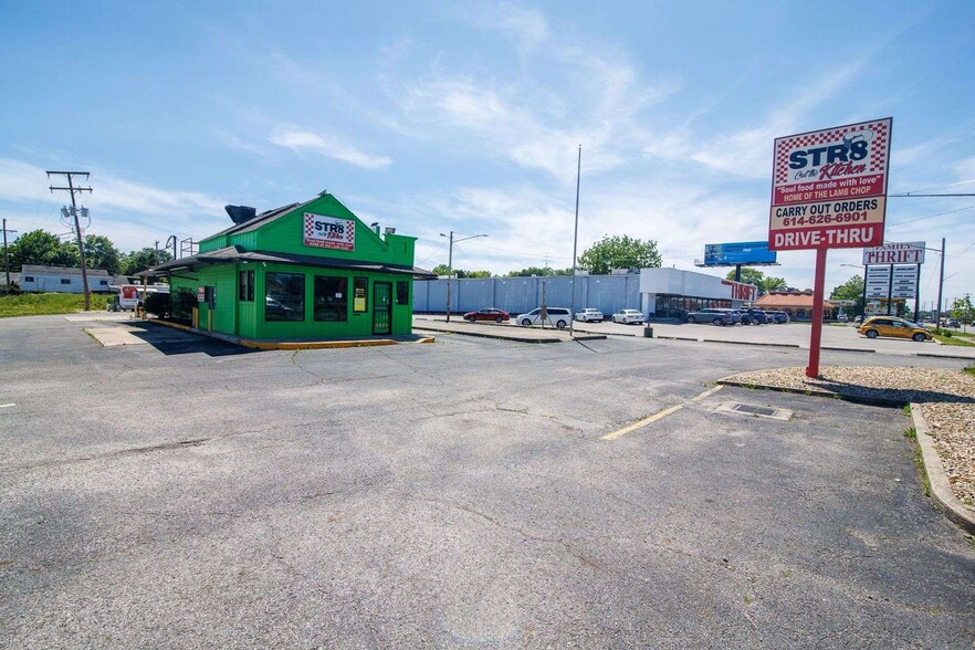 4825 E Main St, Columbus, OH à vendre - Photo du bâtiment - Image 2 de 21