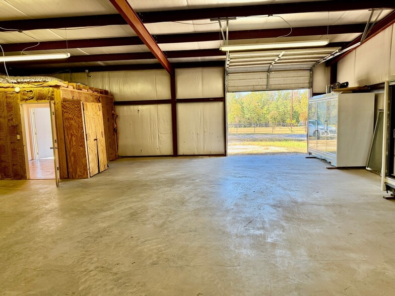11412 County 490 rd, Tyler, TX for lease - Building Photo - Image 1 of 8