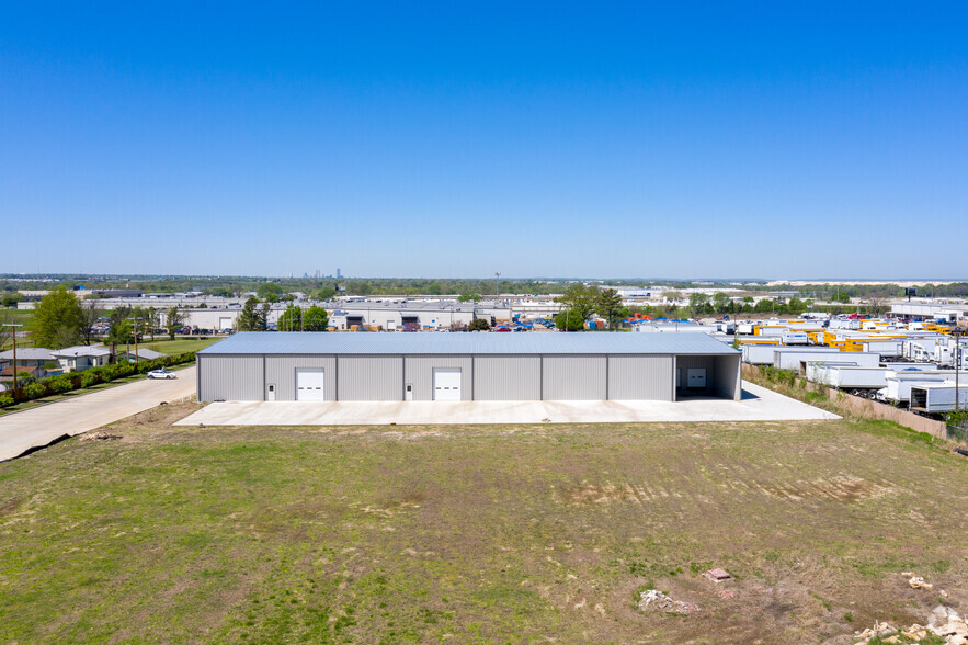 1339 N Garnett Rd, Tulsa, OK for lease - Building Photo - Image 3 of 4