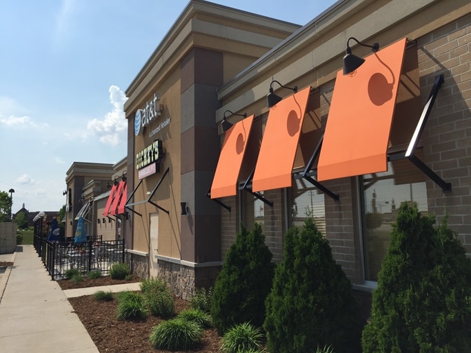 1279 Capitol Dr, Pewaukee, WI for lease - Primary Photo - Image 3 of 5