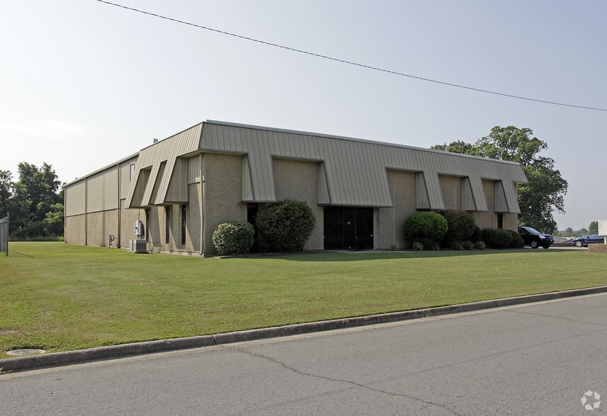 3409 Industrial Dr, North Little Rock, AR for lease - Primary Photo - Image 1 of 7