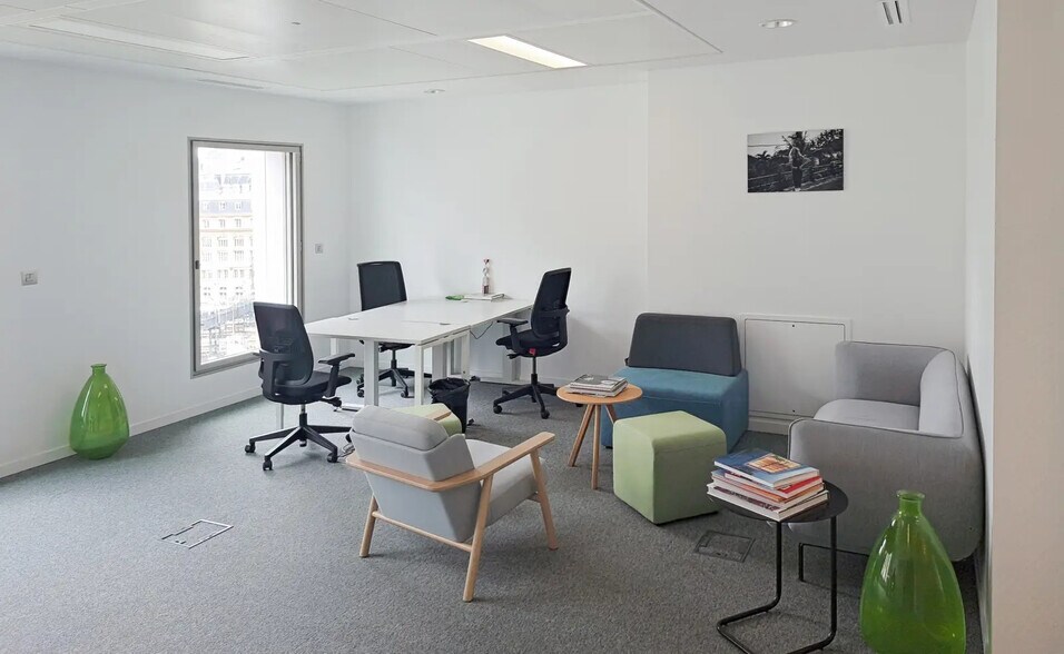 54 Rue De Londres, Paris à louer - Photo du bâtiment - Image 3 de 38